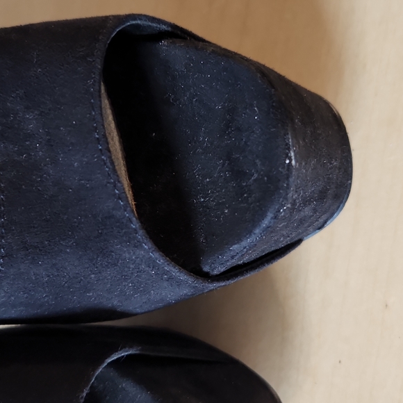 Heels - Picture 4 of 4